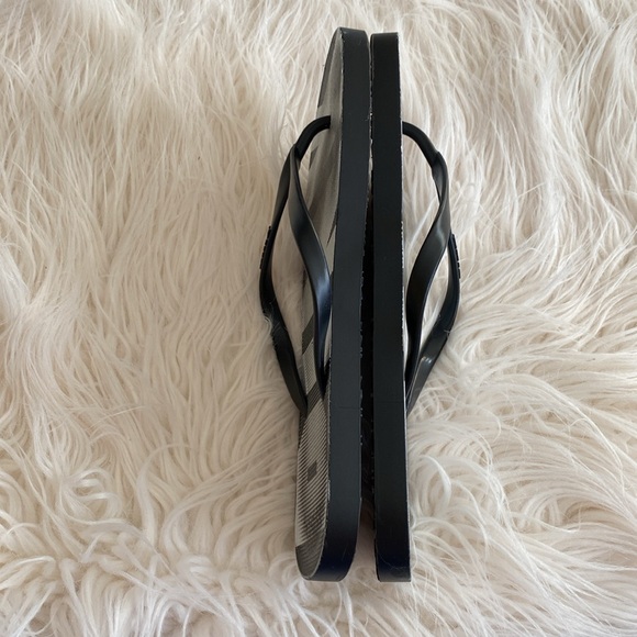 PINK flip flops - Picture 8 of 8